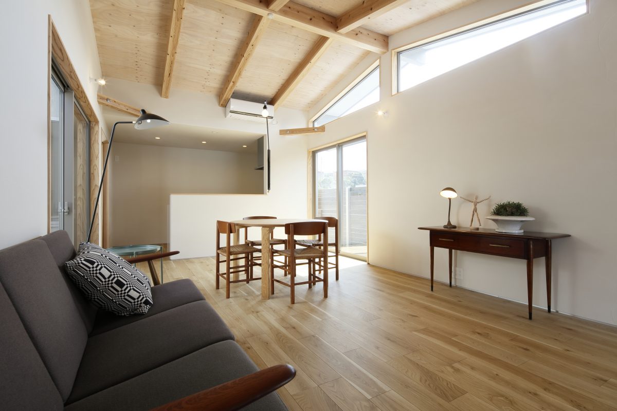  | FLAT HOUSE