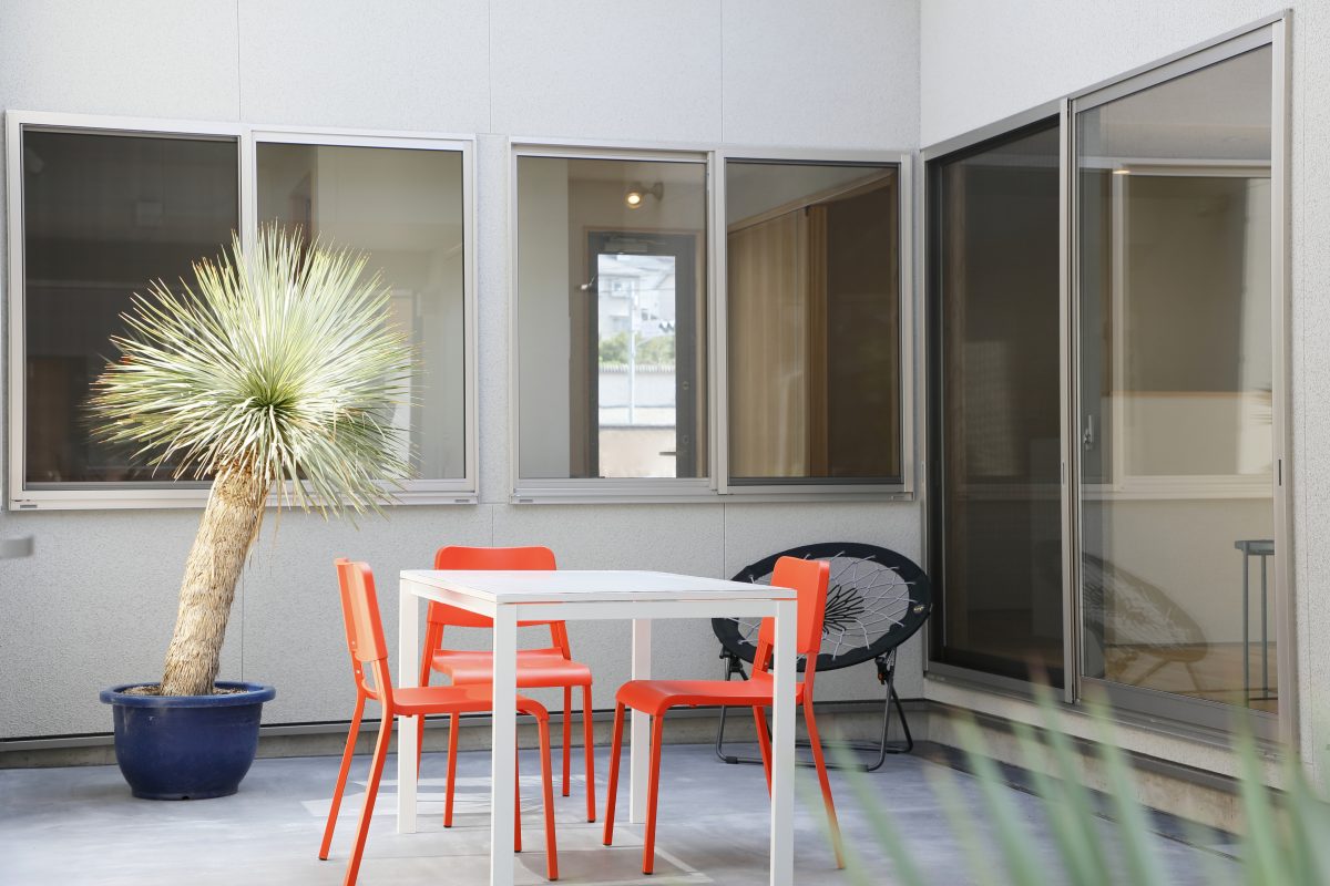  | FLAT HOUSE