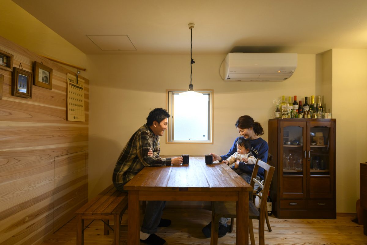 ダイニング | ランクルと住むガレージハウス